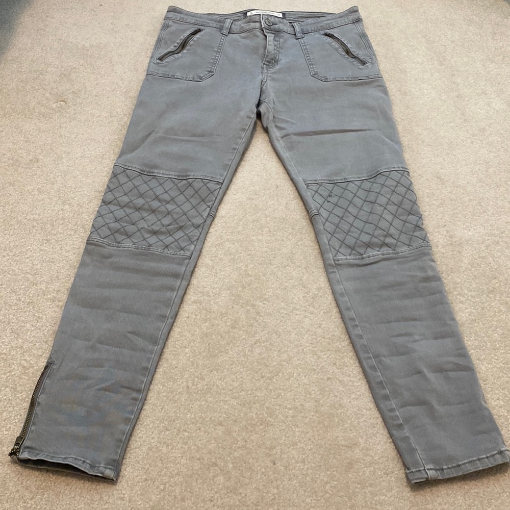 🔥3/$10🔥 A & F Woman’s Jeans